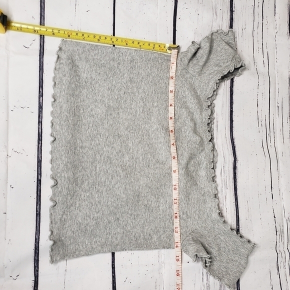 H&M Off Shoulder Cropped Grey Top Size M - Picture 4 of 4